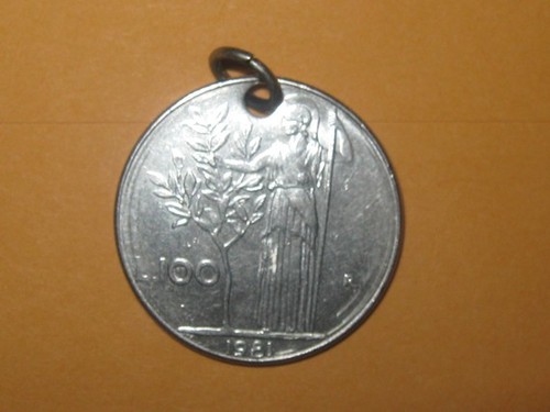 Collana con ciondolo moneta